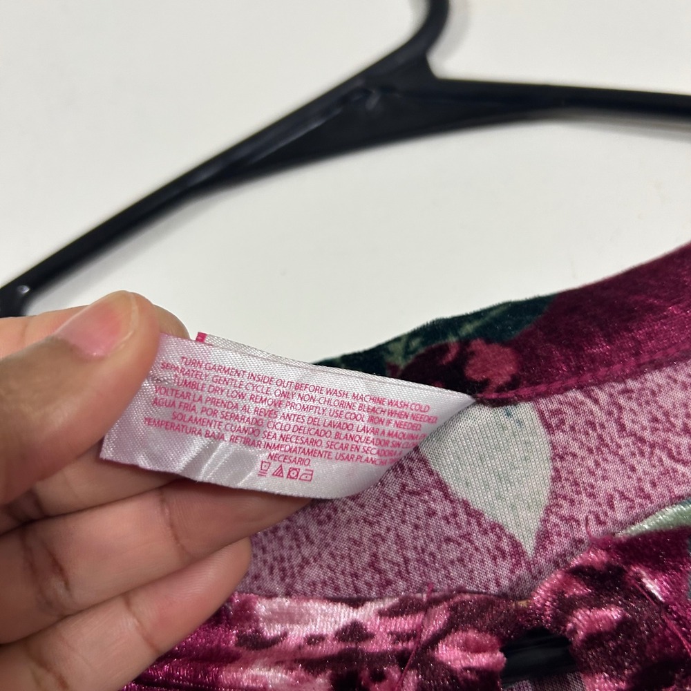 No Boundaries Burgundy Floral Velvet Long Sleeve Top XXXL/3XG Cut Out - Picture 6 of 13